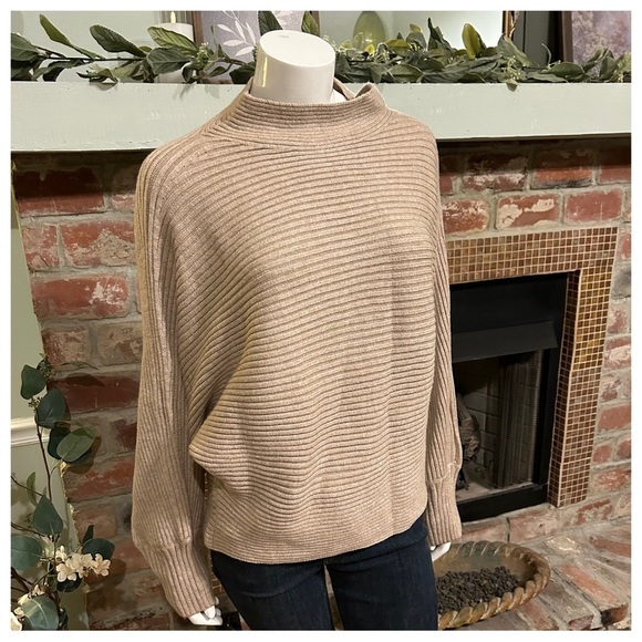 NWT The Kendall Mock-Neck Sweater - Picture 5 of 8